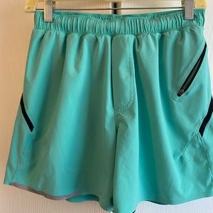 Lululemon men’s green running shorts